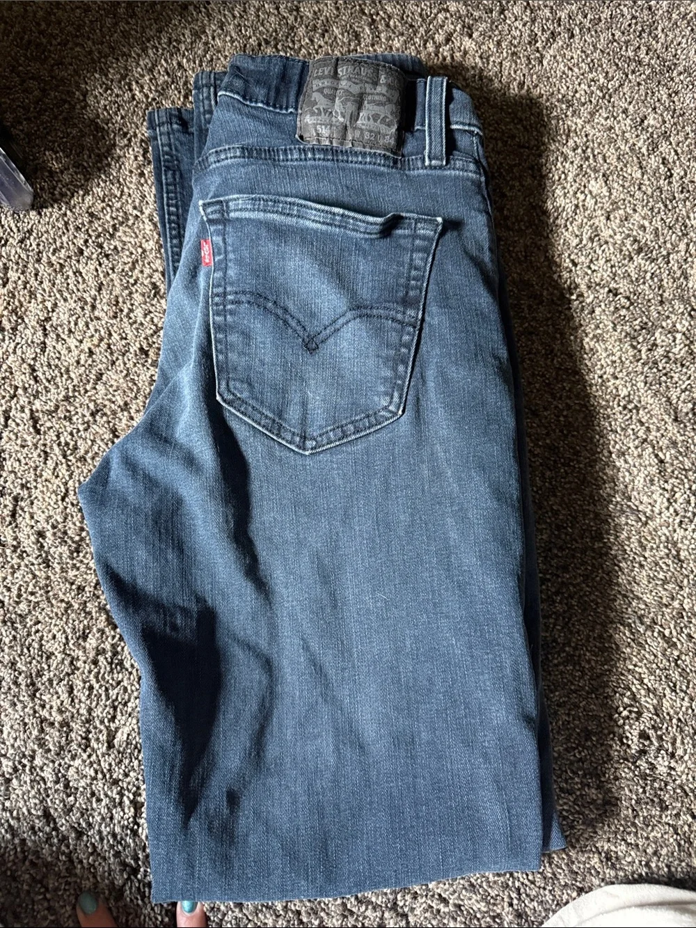 Levi's Men's Straight Jeans in Medium Blue Wash